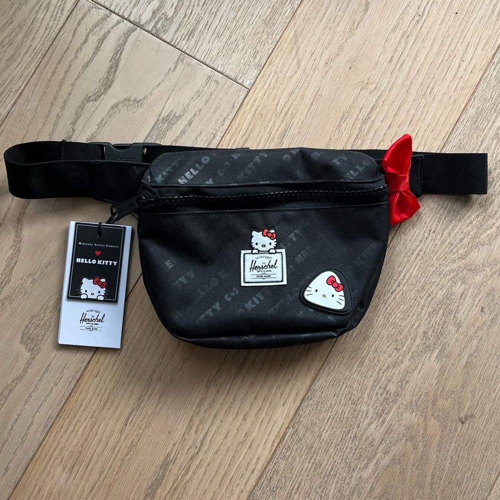 Herschel x Hello Kitty NWT Fifteen Black Bento Box Hip Pack Fanny Pack Belt Bag
